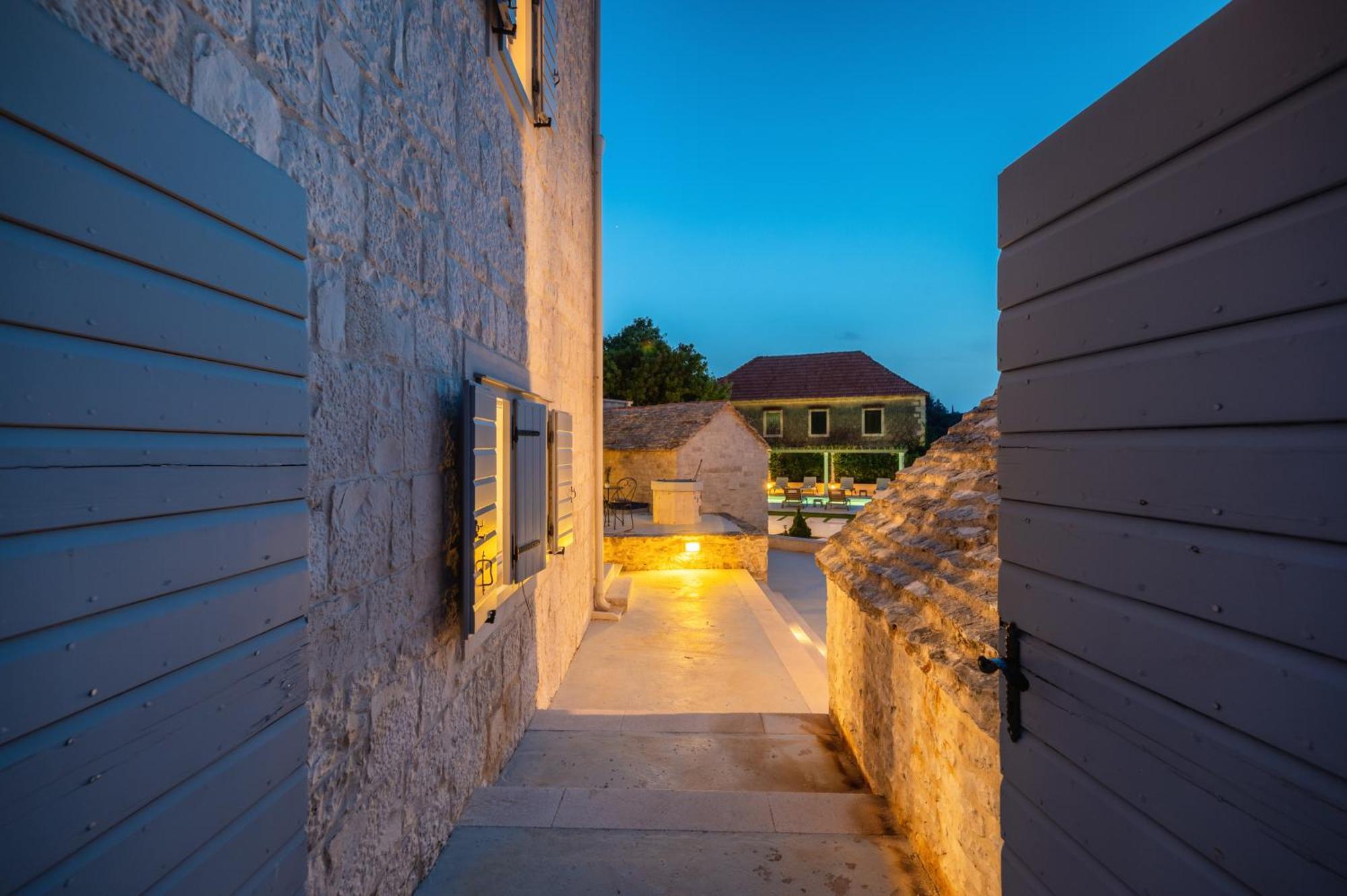 Villa Komelo Škrip Esterno foto